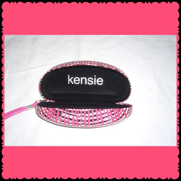 Clam Shell Eyeglass Case - Picture 1 of 3